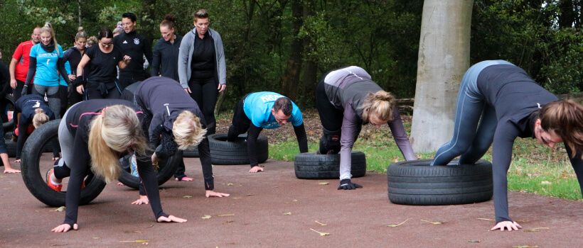 Power Bootcamp groepsfoto - FitmetDylan buiten sporten Alkmaar Heiloo 